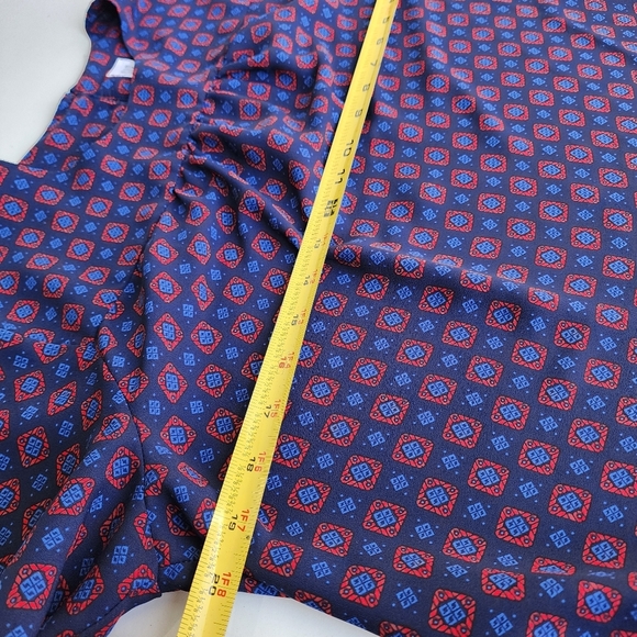 Gap Women's Navy Red Geo Ptint Long Sleeve V-Neck Blouse Keyhole Sz M - Picture 6 of 11